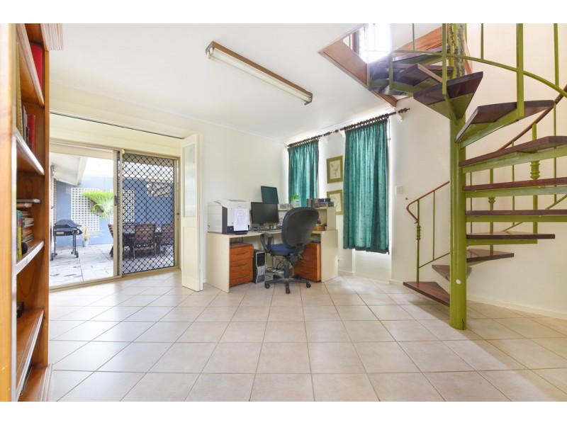 9 Amberly Drive, Happy Valley SA 5159