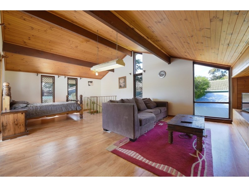 9 Amberly Drive, Happy Valley SA 5159