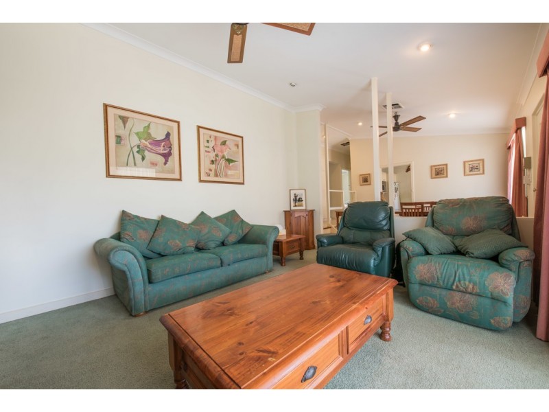 9 Amberly Drive, Happy Valley SA 5159