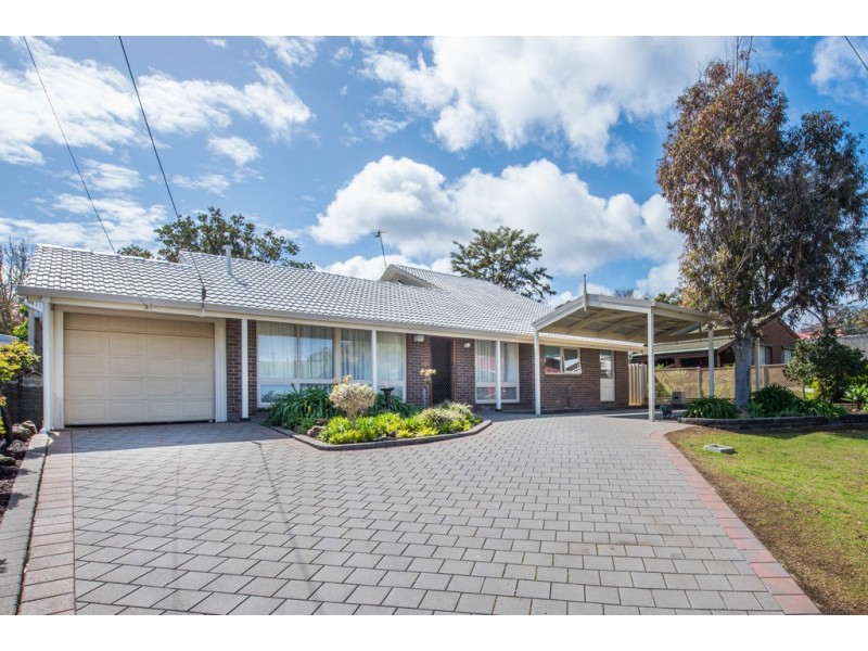 9 Amberly Drive, Happy Valley SA 5159