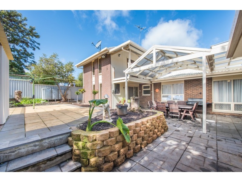 9 Amberly Drive, Happy Valley SA 5159