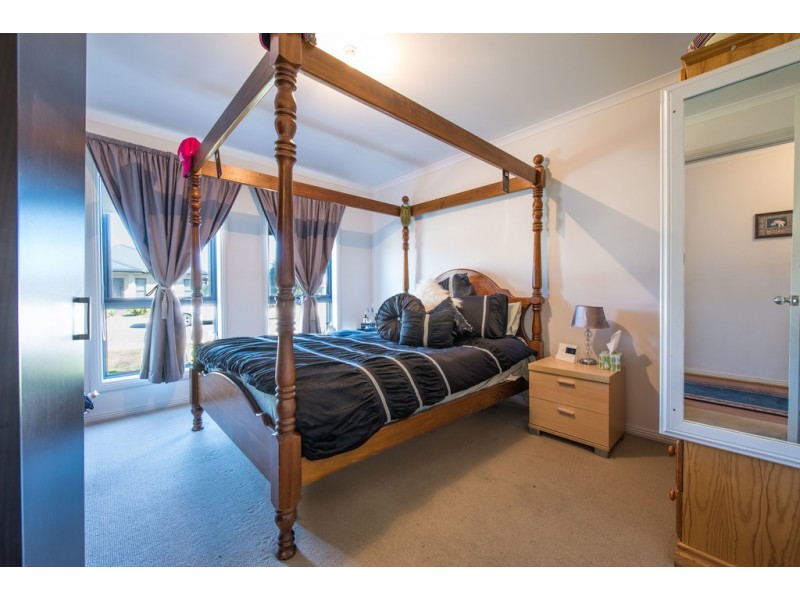 33 Jade Loop, Aldinga Beach SA 5173