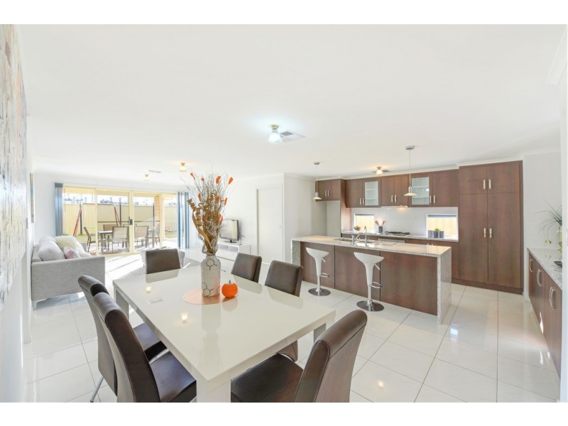 11 Miranda Place, Seaford Meadows SA 5169