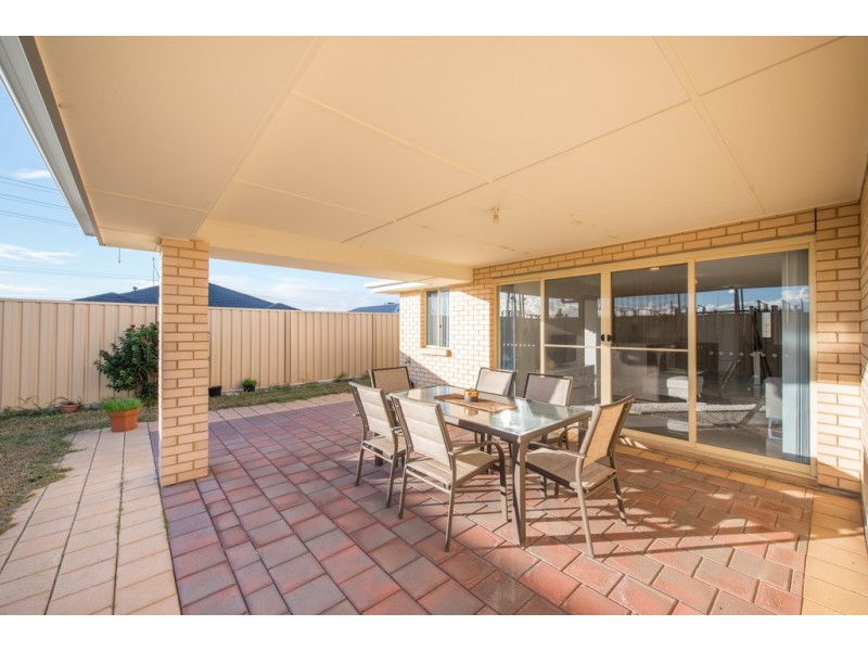 11 Miranda Place, Seaford Meadows SA 5169