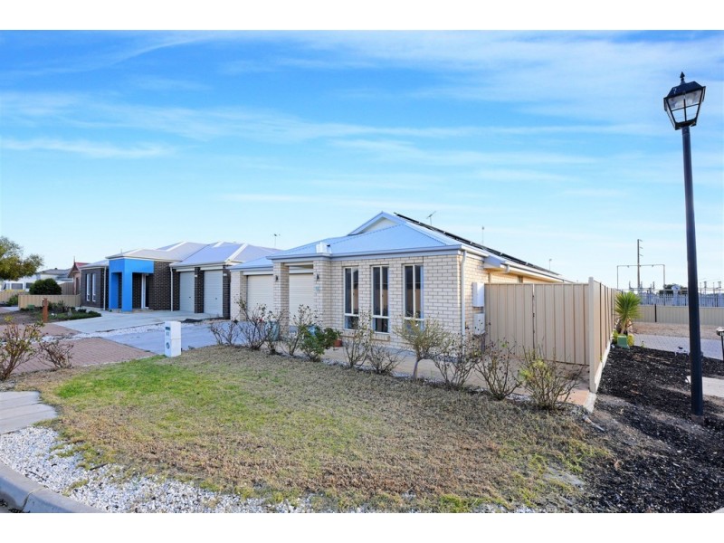 11 Miranda Place, Seaford Meadows SA 5169