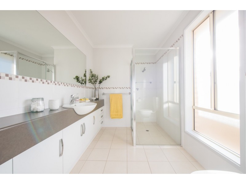 11 Miranda Place, Seaford Meadows SA 5169