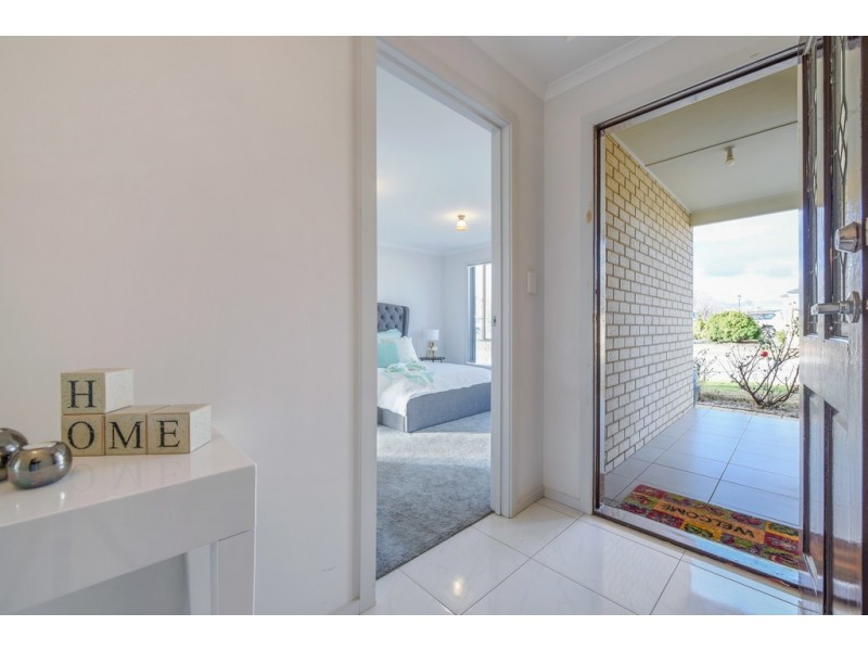 11 Miranda Place, Seaford Meadows SA 5169