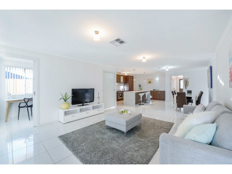 11 Miranda Place, Seaford Meadows SA 5169