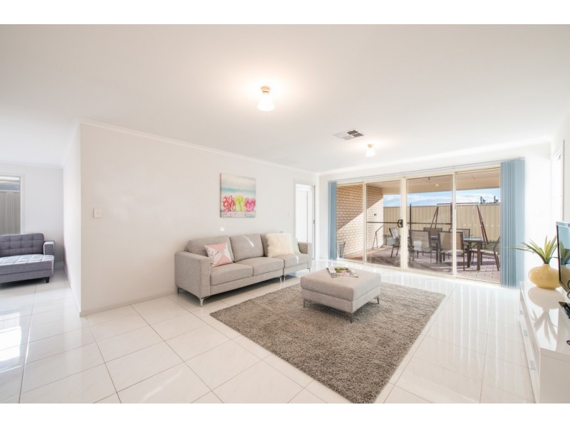 11 Miranda Place, Seaford Meadows SA 5169