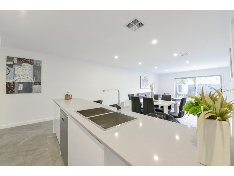 18 Oceanview Road, Christies Beach SA 5165