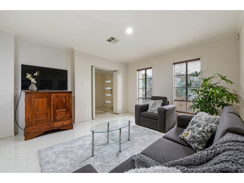 24 Freebairn Drive, Hallett Cove SA 5158