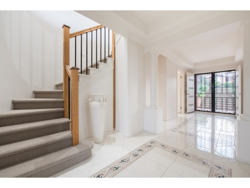 24 Freebairn Drive, Hallett Cove SA 5158