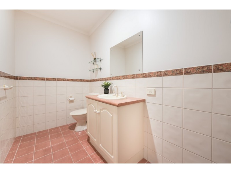 24 Freebairn Drive, Hallett Cove SA 5158