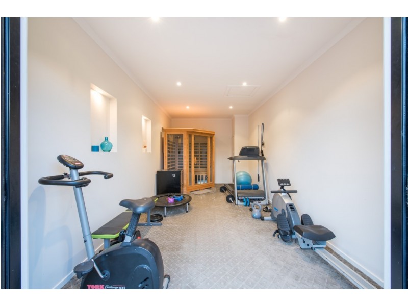 24 Freebairn Drive, Hallett Cove SA 5158