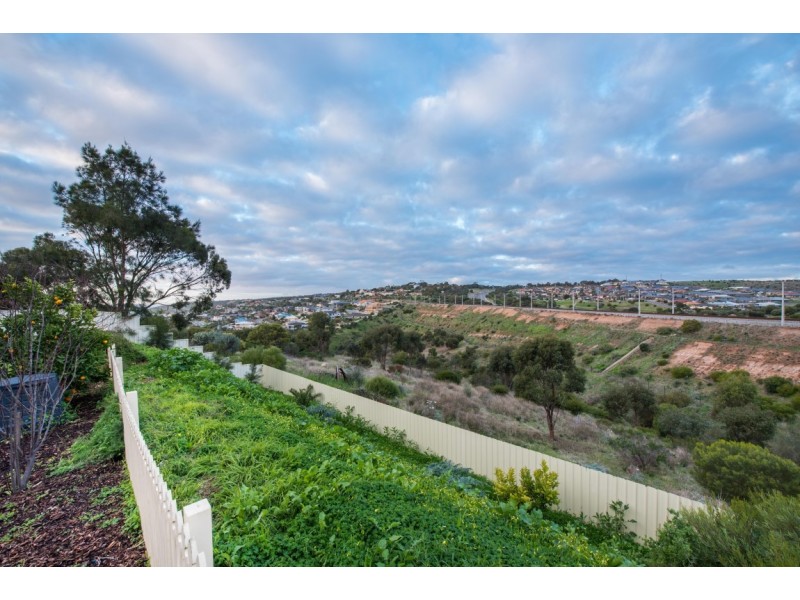 24 Freebairn Drive, Hallett Cove SA 5158