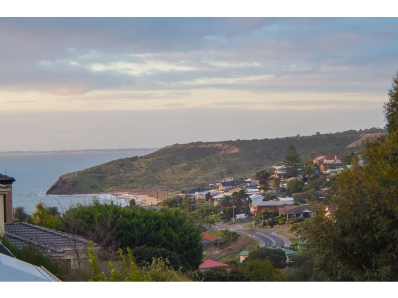 24 Freebairn Drive, Hallett Cove SA 5158