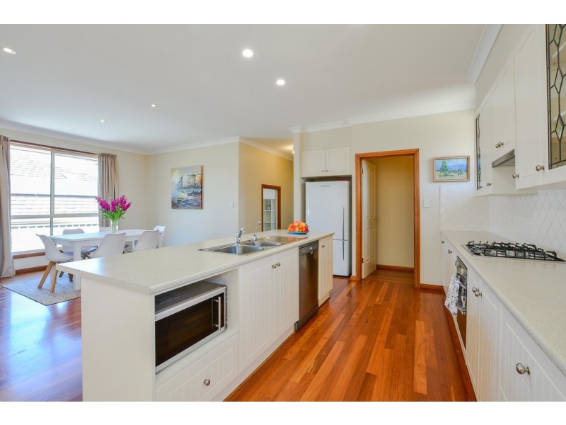 22 Charlson Rise, Happy Valley SA 5159