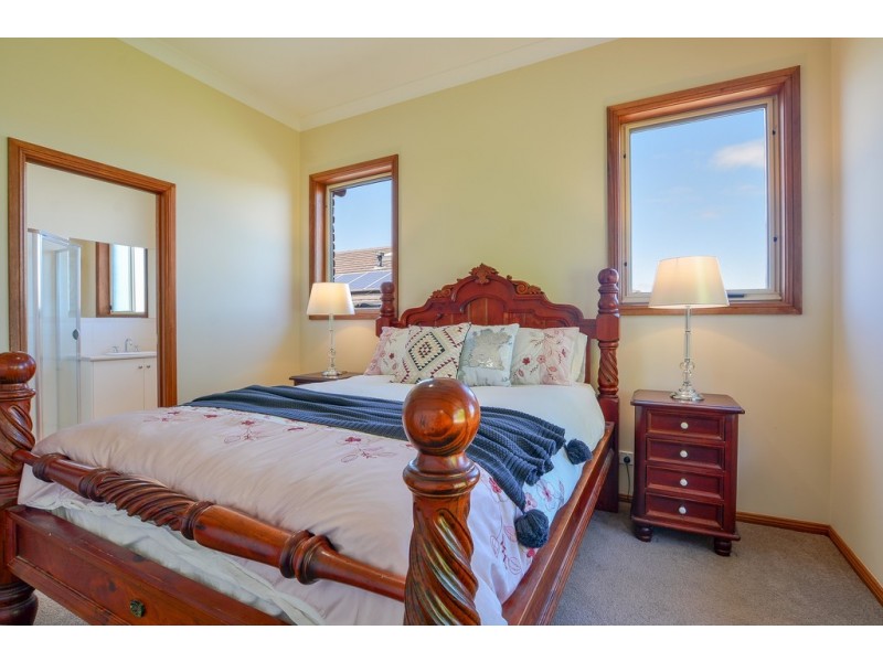 22 Charlson Rise, Happy Valley SA 5159