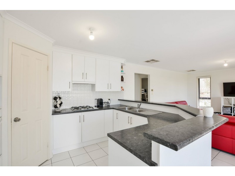 16 Edithburgh Avenue, Seaford Rise SA 5169