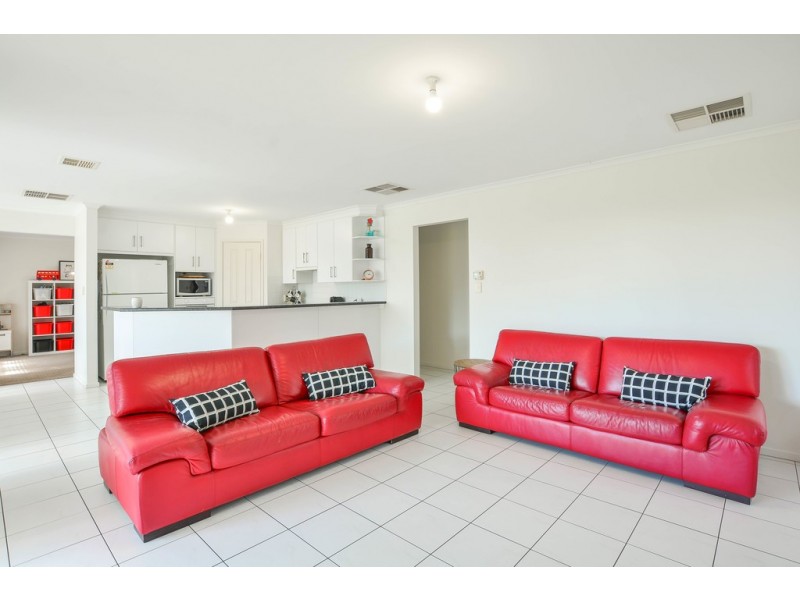 16 Edithburgh Avenue, Seaford Rise SA 5169