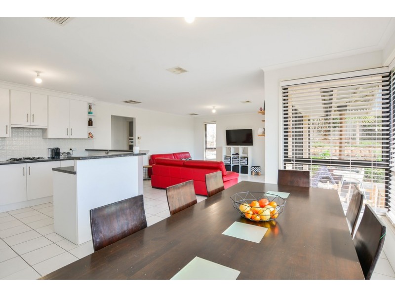 16 Edithburgh Avenue, Seaford Rise SA 5169