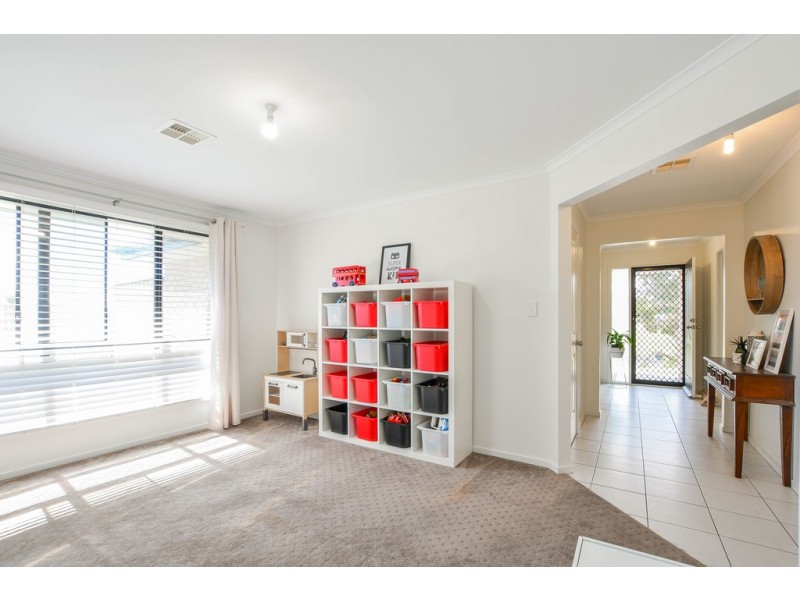 16 Edithburgh Avenue, Seaford Rise SA 5169