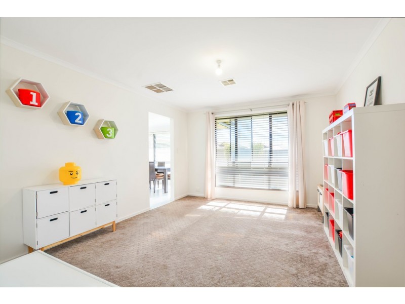 16 Edithburgh Avenue, Seaford Rise SA 5169