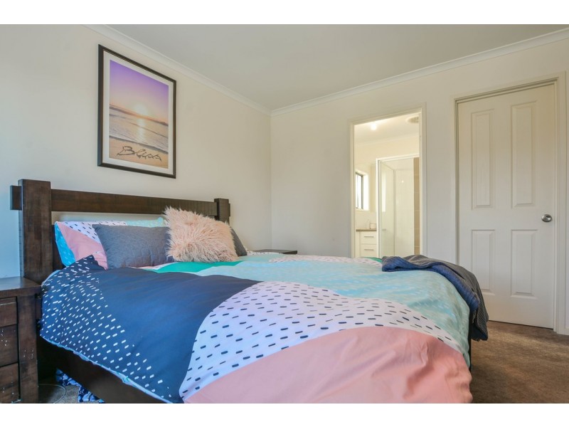 16 Edithburgh Avenue, Seaford Rise SA 5169