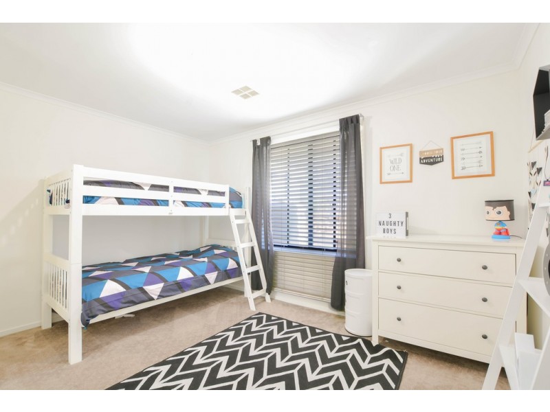 16 Edithburgh Avenue, Seaford Rise SA 5169