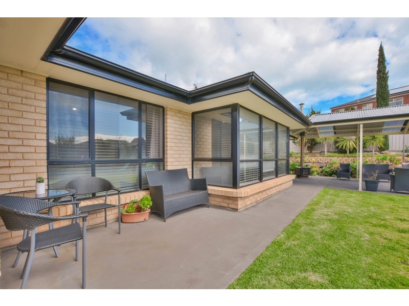 16 Edithburgh Avenue, Seaford Rise SA 5169