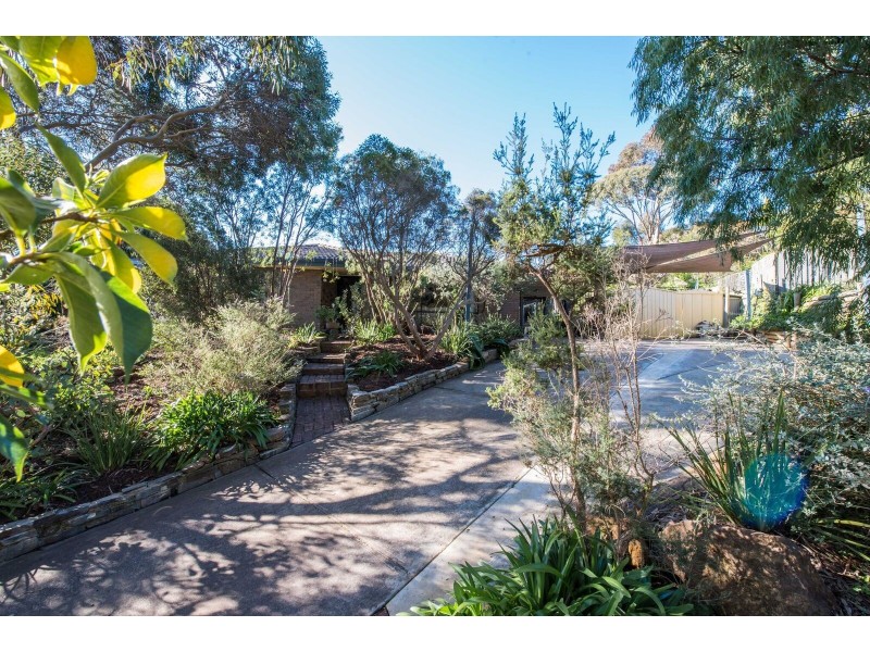 5 Alpine Rd, Happy Valley SA 5159