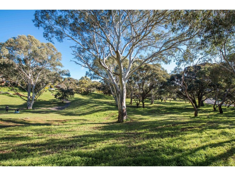5 Alpine Rd, Happy Valley SA 5159