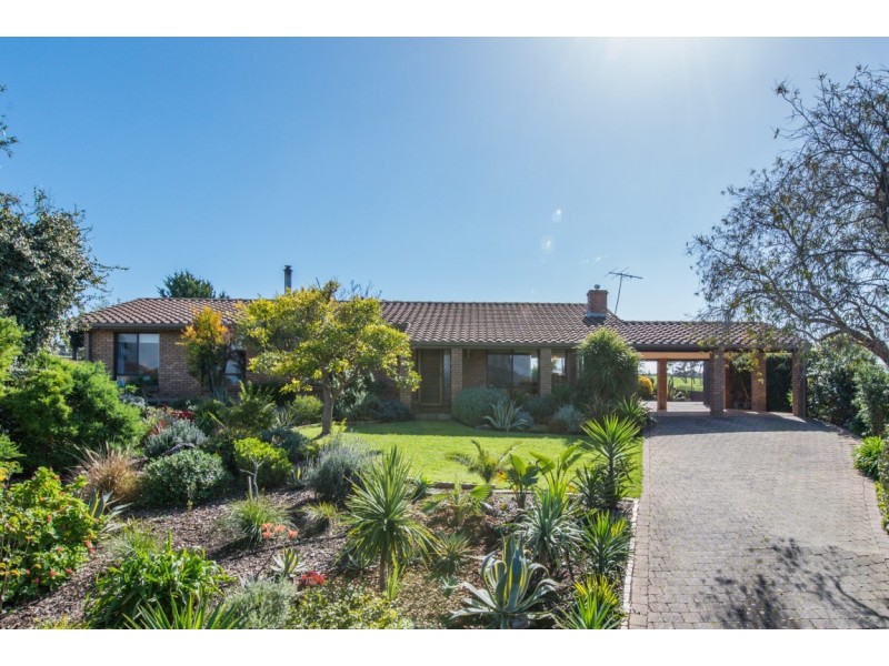 8 Mark Court, O’halloran Hill SA 5158