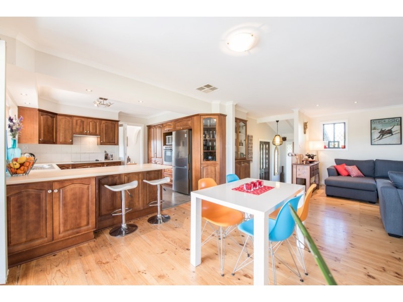 8 Mark Court, O’halloran Hill SA 5158