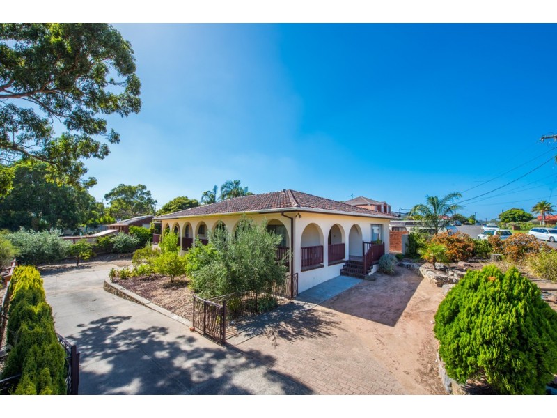 1 Vendale Drive, Flagstaff Hill SA 5159