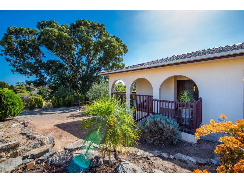 1 Vendale Drive, Flagstaff Hill SA 5159