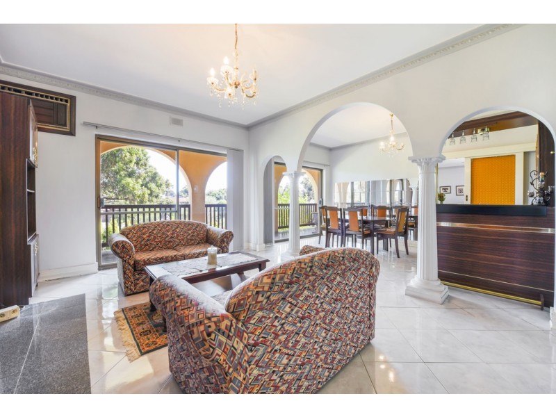1 Vendale Drive, Flagstaff Hill SA 5159