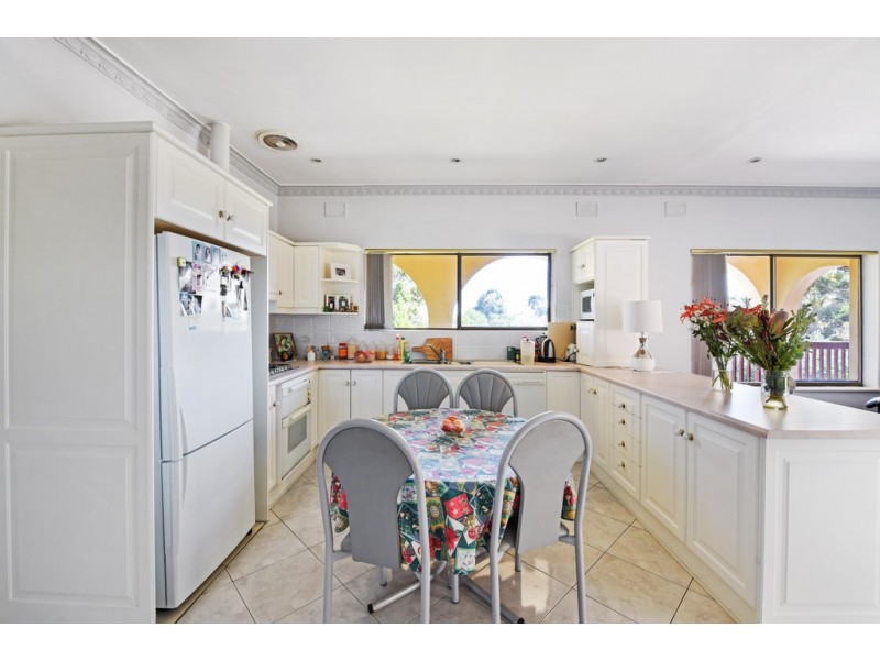 1 Vendale Drive, Flagstaff Hill SA 5159