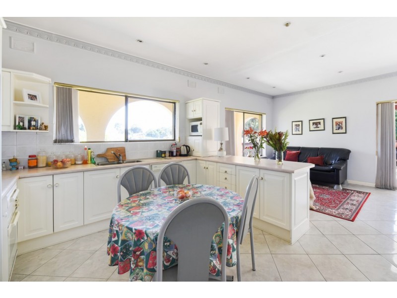 1 Vendale Drive, Flagstaff Hill SA 5159