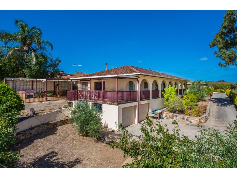 1 Vendale Drive, Flagstaff Hill SA 5159