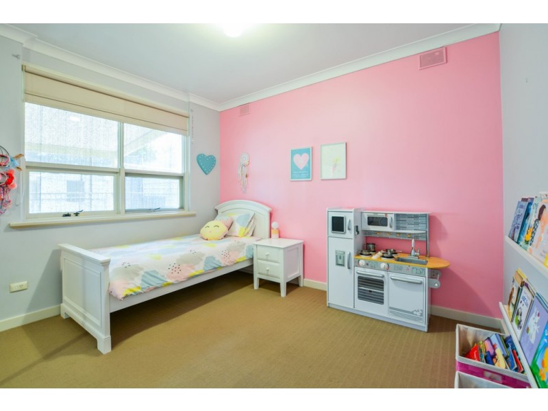 17 Judith Crescent, Morphett Vale SA 5162