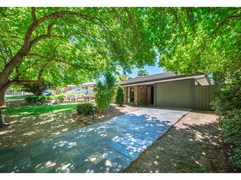 9 Chifley Crescent, Trott Park SA 5158