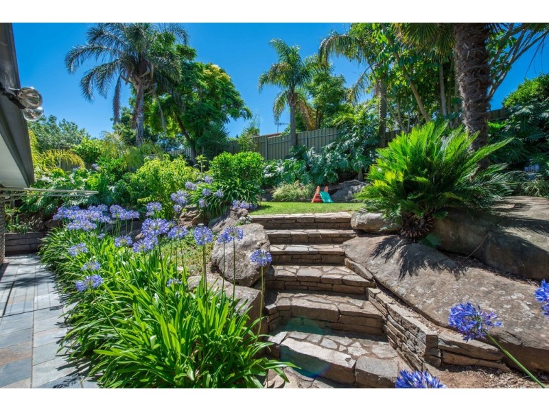 9 Chifley Crescent, Trott Park SA 5158