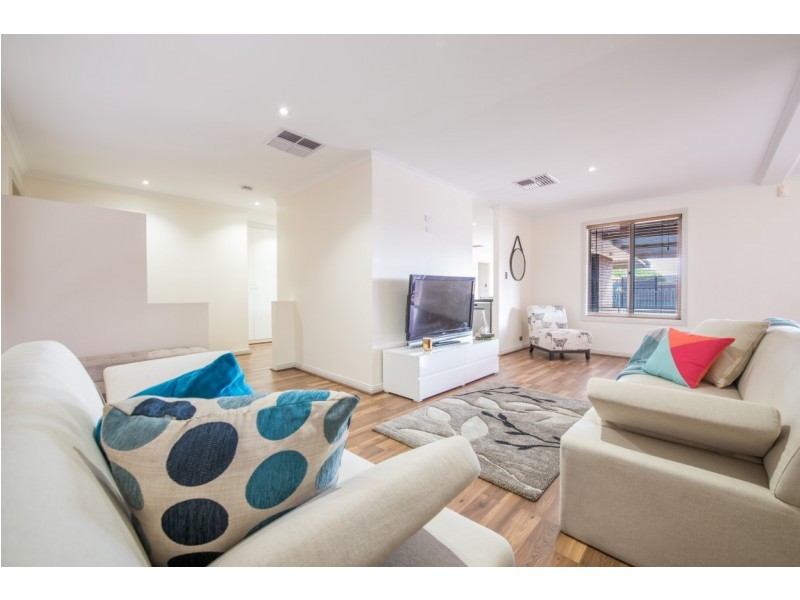 5 Sherebrooke Boulevard, Woodcroft SA 5162