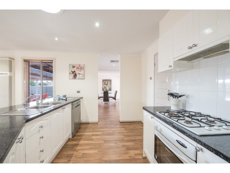 5 Sherebrooke Boulevard, Woodcroft SA 5162