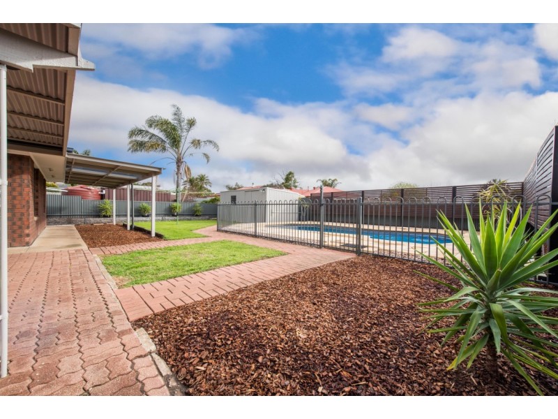 5 Sherebrooke Boulevard, Woodcroft SA 5162