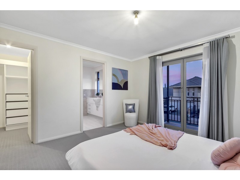 70 Hindmarsh Circuit, Mawson Lakes SA 5095