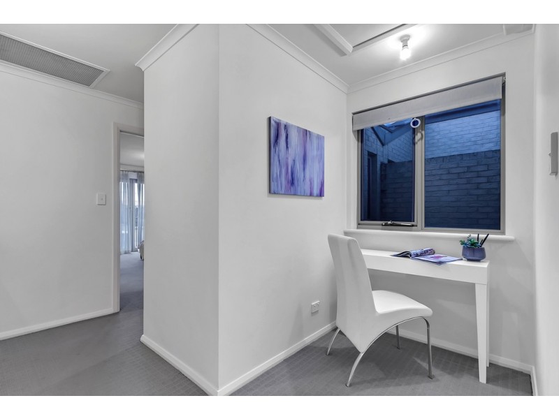 70 Hindmarsh Circuit, Mawson Lakes SA 5095