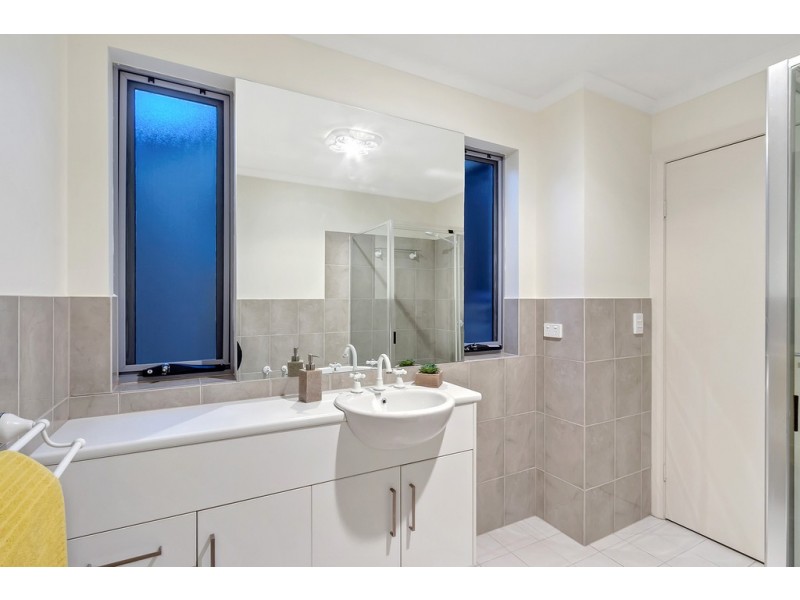 70 Hindmarsh Circuit, Mawson Lakes SA 5095