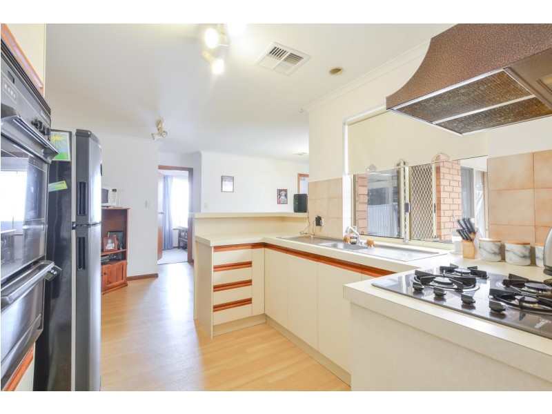 2/3 Calomba Crescent, Happy Valley SA 5159